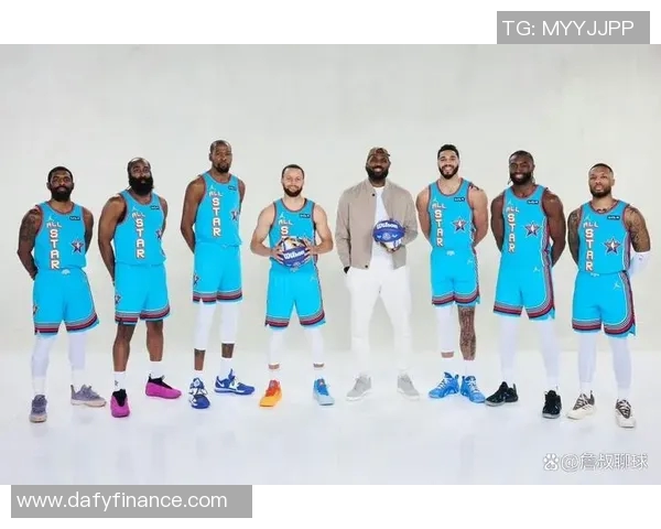 足球巨星同框瞬间珍藏版合影照片展现传奇时刻的魅力与激情